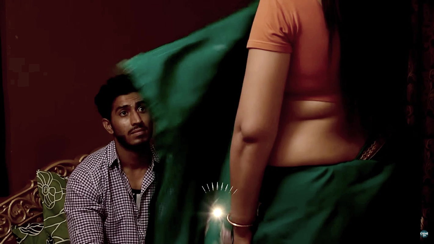 Hot Sexy actress steamy scene from crime patrol