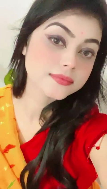 Beautiful Sexy Mal Showing Fingering