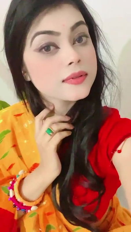 Beautiful Sexy Mal Showing Fingering