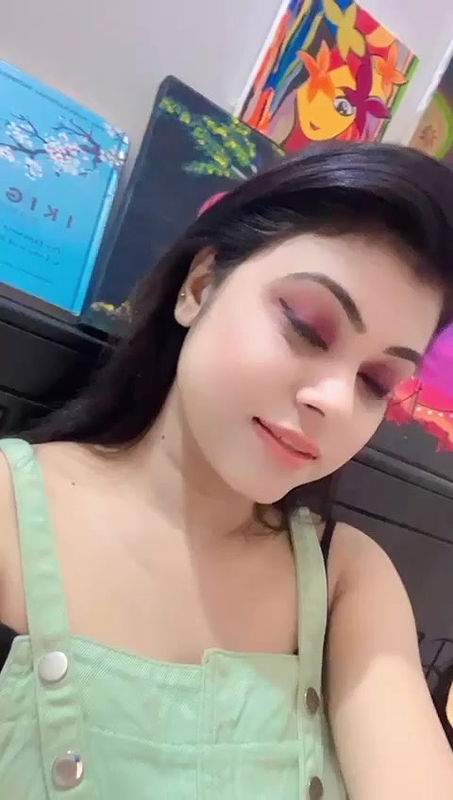 Beautiful Sexy Mal Showing Fingering