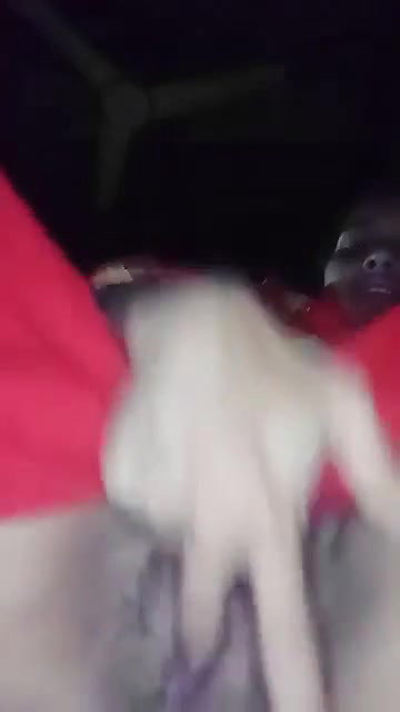 Mid night village bhabi show her boobs