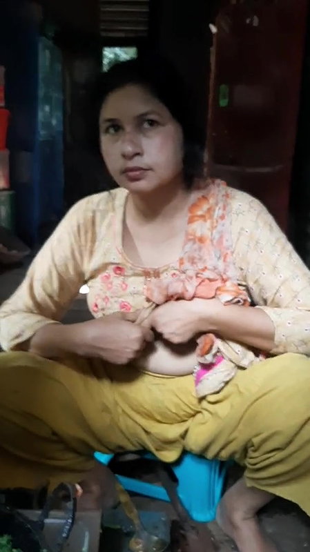 Desi village bhabi quick boobs show