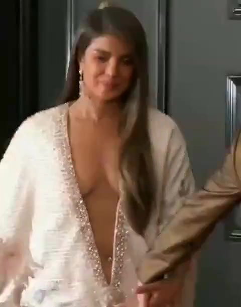 Priyanka CHopra wat a Wide Show