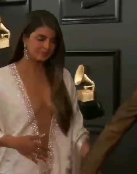 Priyanka CHopra wat a Wide Show