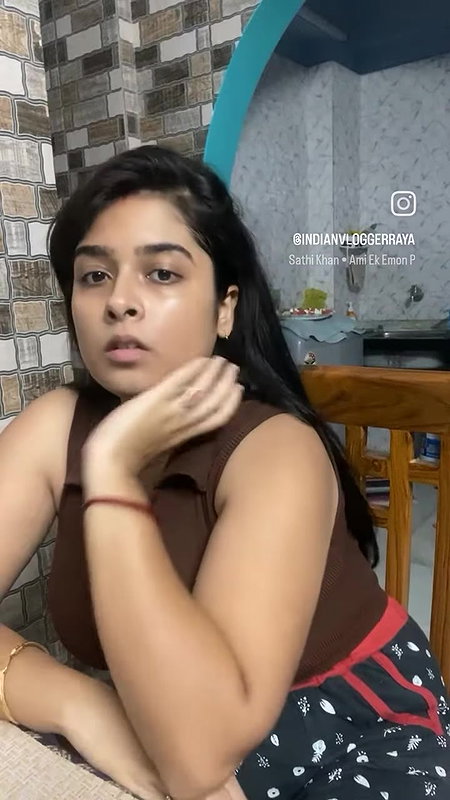 Indian vlogger raya-2