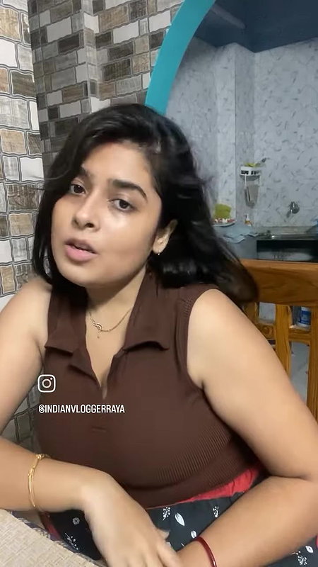 Indian vlogger raya-2
