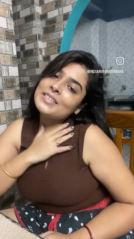 Indian vlogger raya-2