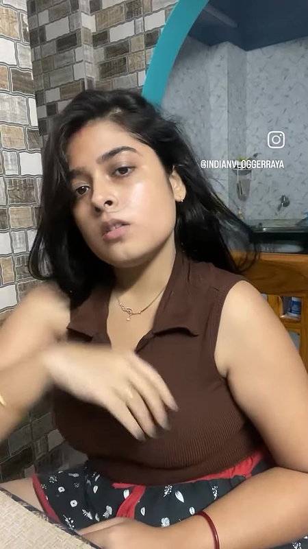 Indian vlogger raya-2