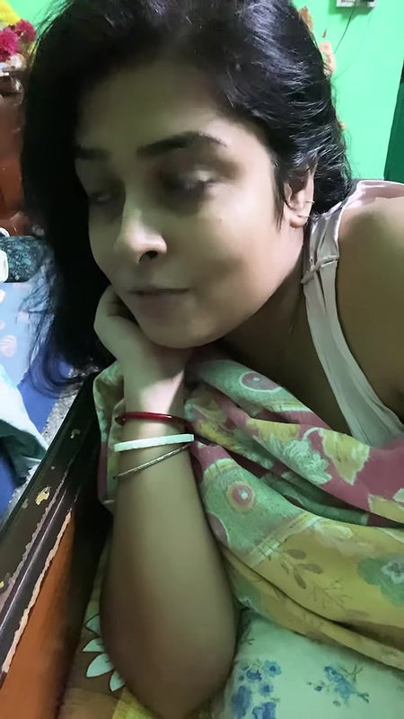 Indian vlogger raya-1