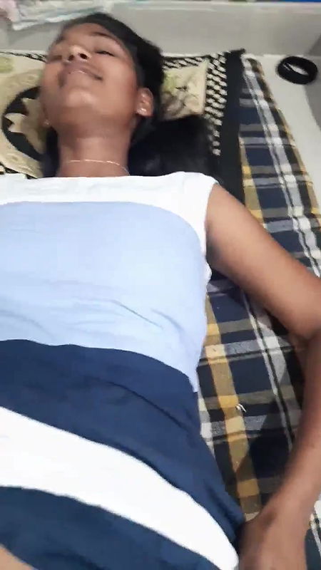 Cute Young Girl Horny Expression While Fucking