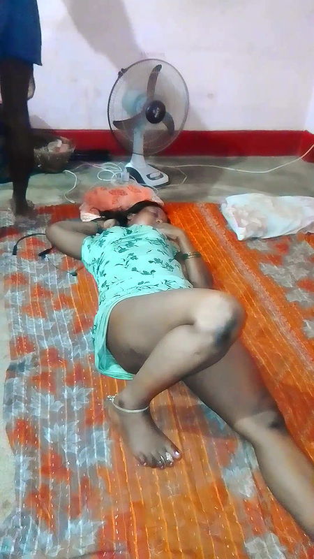 BEWAFA WIFE KO CHODA RAAT ME MAJE LEKAR NIND ME SOTE HUYE