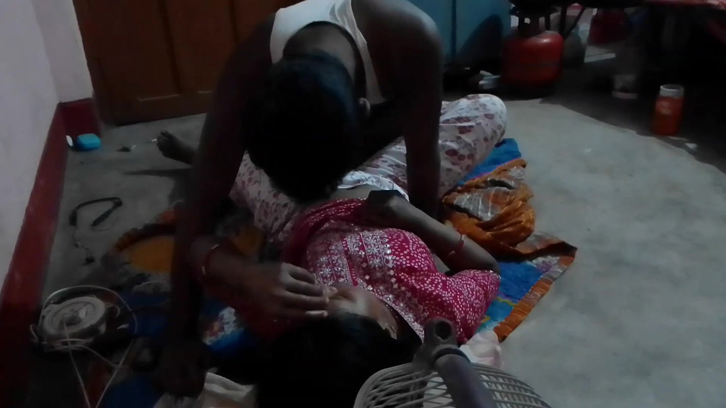 Chudakkad Bhabhi ko choda Desi Tarike se gand Maar Li