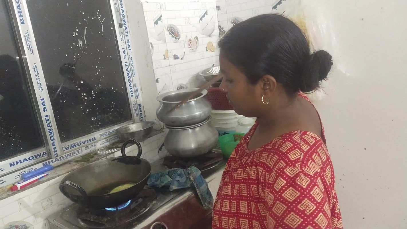 Kitchen time first time Bhabhi full Romance
