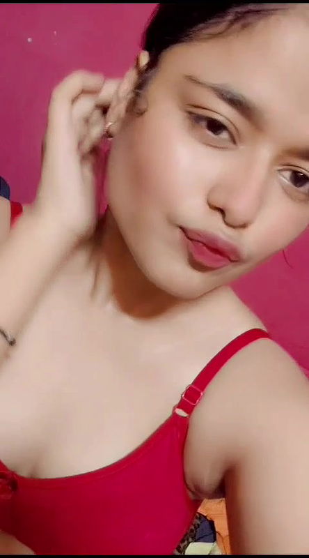 Beautiful Cute Sexy Gf Showing