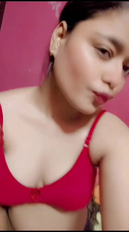 Beautiful Cute Sexy Gf Showing