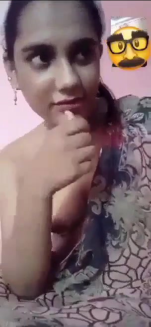 Beautiful Cute Gf Showing Fingering