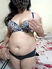 Stripchat-Public.Show-c-Hot_tina01-2024.10.12.175055