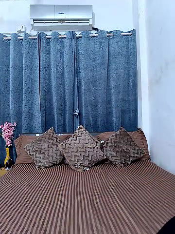 Stripchat-Public.Show-f-Venessa_123-2024.10.13.173438