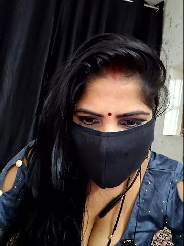 Stripchat-Public.Show-c-BEAUTY_QUEENN-2024.06.14.234025