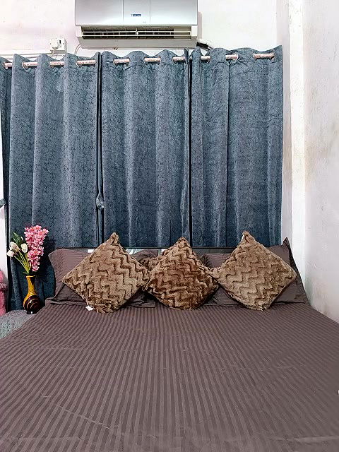 Stripchat-Public.Show-f-Venessa_123-2024.10.05.183648