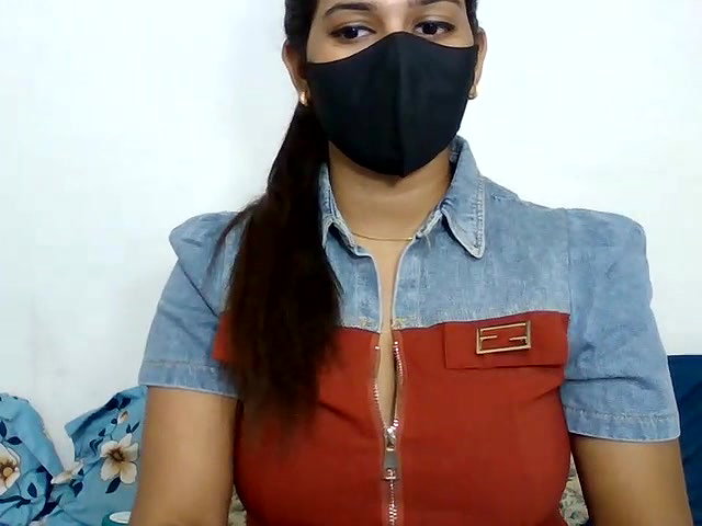 Stripchat-Public.Show-c-sparkling_queen-2024.10.12.144759