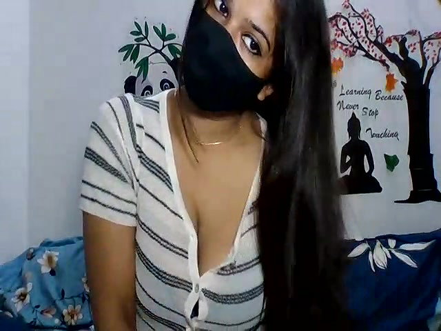 Stripchat-Public.Show-c-sparkling_queen-2024.08.20.054310