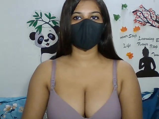 Stripchat-Public.Show-c-sparkling_queen-2024.08.11.183934