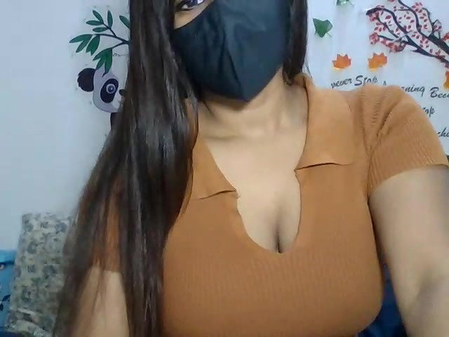 Stripchat-Public.Show-c-sparkling_queen-2024.08.11.175826