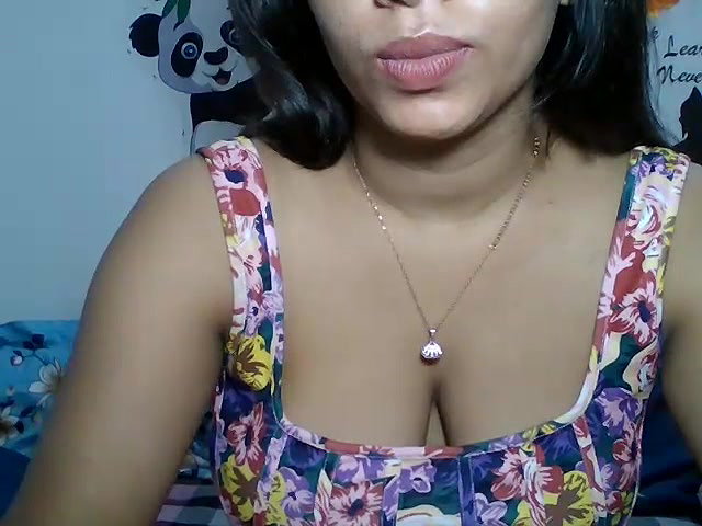 Stripchat-Public.Show-c-sparkling_queen-2024.08.08.194037