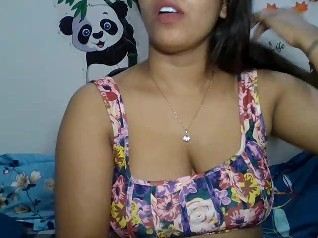 Stripchat-Public.Show-c-sparkling_queen-2024.08.08.194037