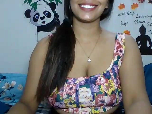 Stripchat-Public.Show-c-sparkling_queen-2024.08.08.185832