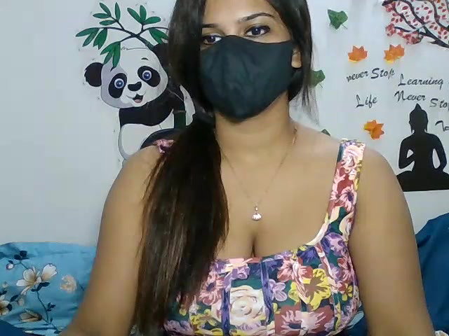 Stripchat-Public.Show-c-sparkling_queen-2024.08.08.185832