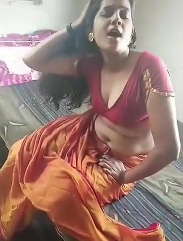 Sis acting posing Bro recording