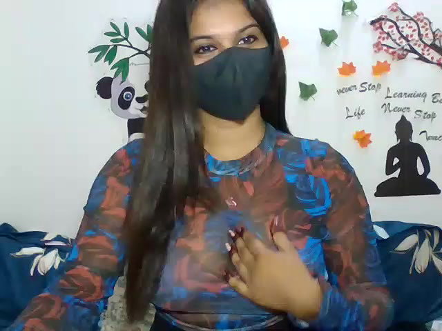 Stripchat-Public.Show-c-sparkling_queen-2024.07.22.065846