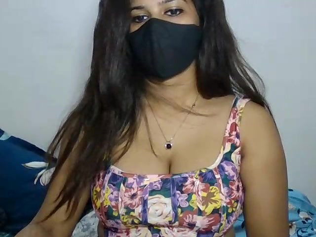 Stripchat-Public.Show-c-sparkling_queen-2024.05.27.023104