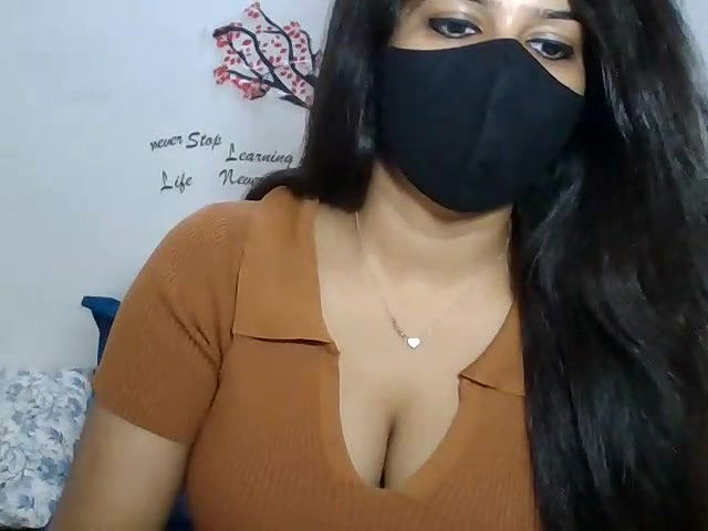 Stripchat-Public.Show-c-sparkling_queen-2024.05.09.035747