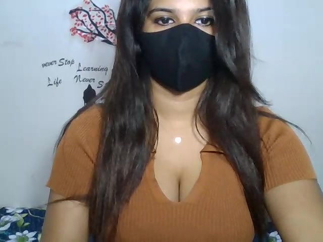 Stripchat-Public.Show-c-sparkling_queen-2024.04.24.031306