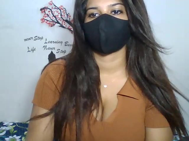 Stripchat-Public.Show-c-sparkling_queen-2024.04.24.031306