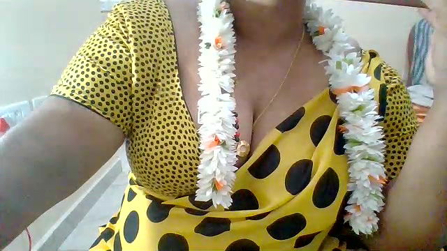 Stripchat-Public.Show-c-archanatelugu9-2024.10.01.193043