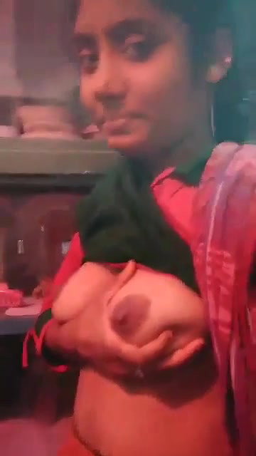 Cute Gf Showing