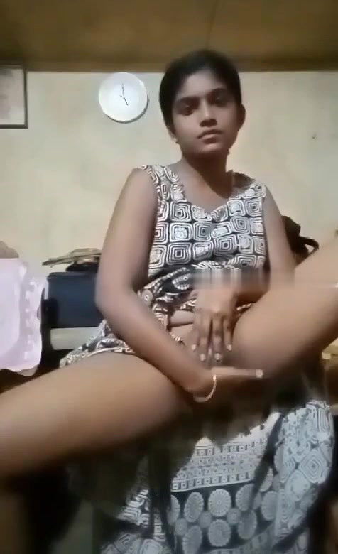 Sexy vill girl fingering