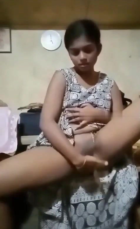 Sexy vill girl fingering