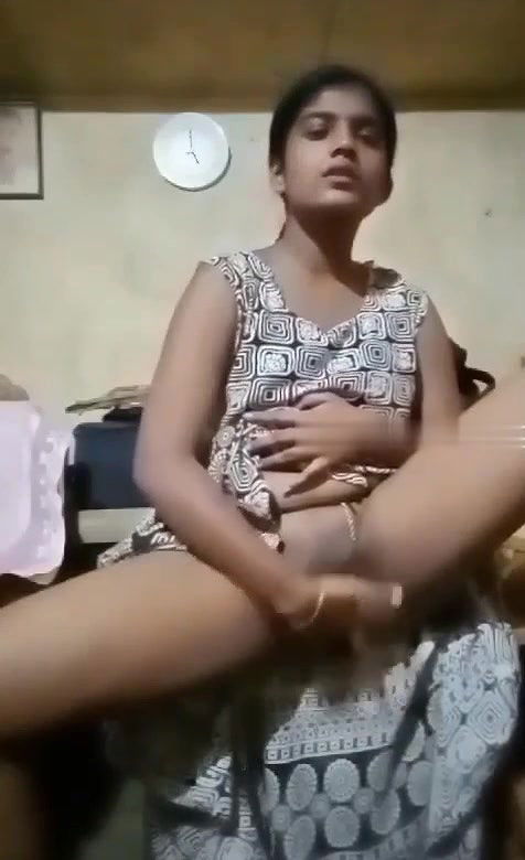 Sexy vill girl fingering