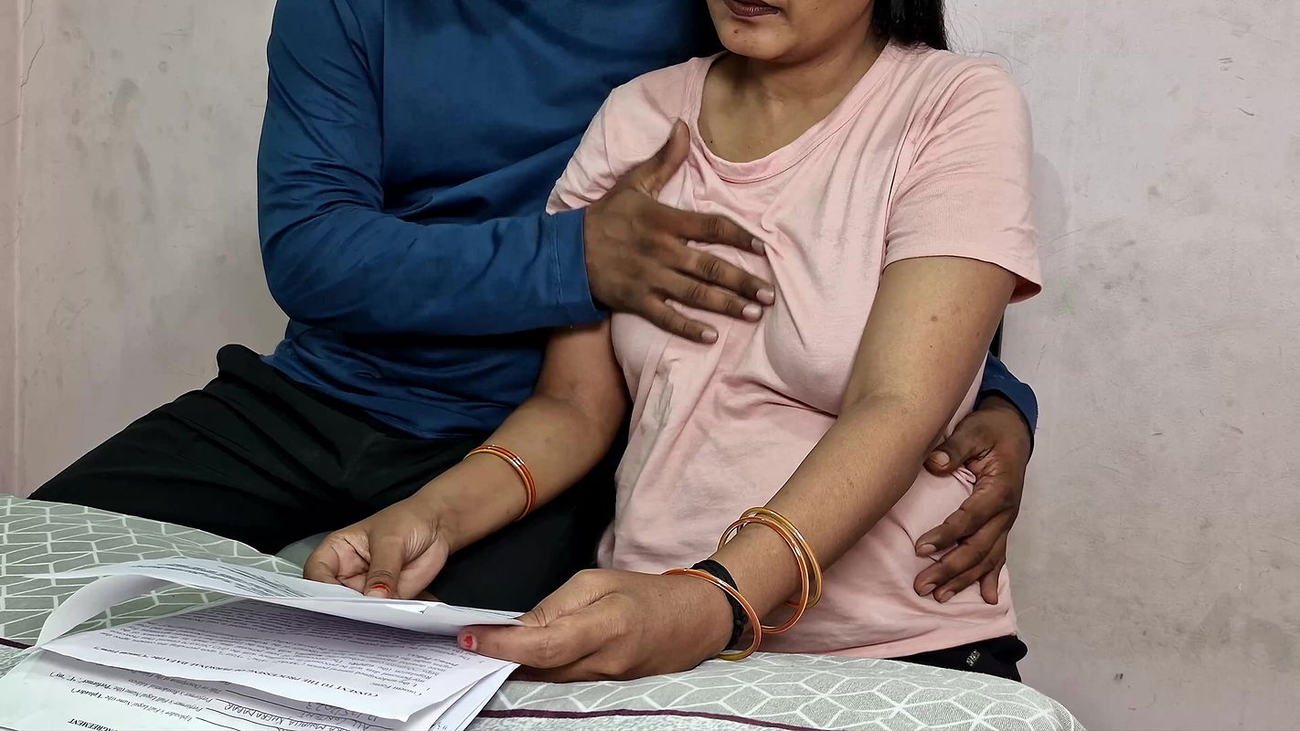 Bete Ne Ko Choda, Stepson Seduce and fuck hot Stepmom While She Doing Homework