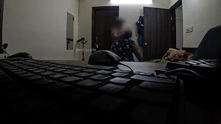 wife sucking dick infront of maid