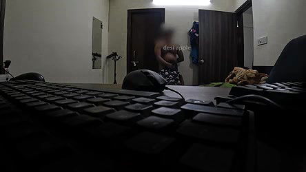 wife sucking dick infront of maid