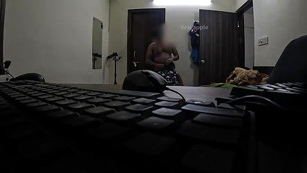 wife sucking dick infront of maid