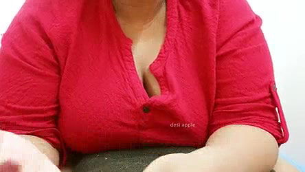 West Bengal sexy bhabhi showing boobs