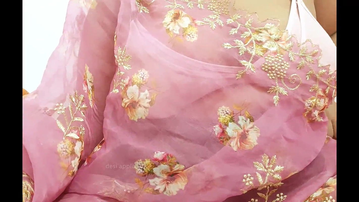 Vietnam sexy girl showing sexy boobs