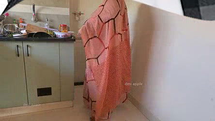 Tamil house owner jerking dick infront of maid sasikala in kitchen